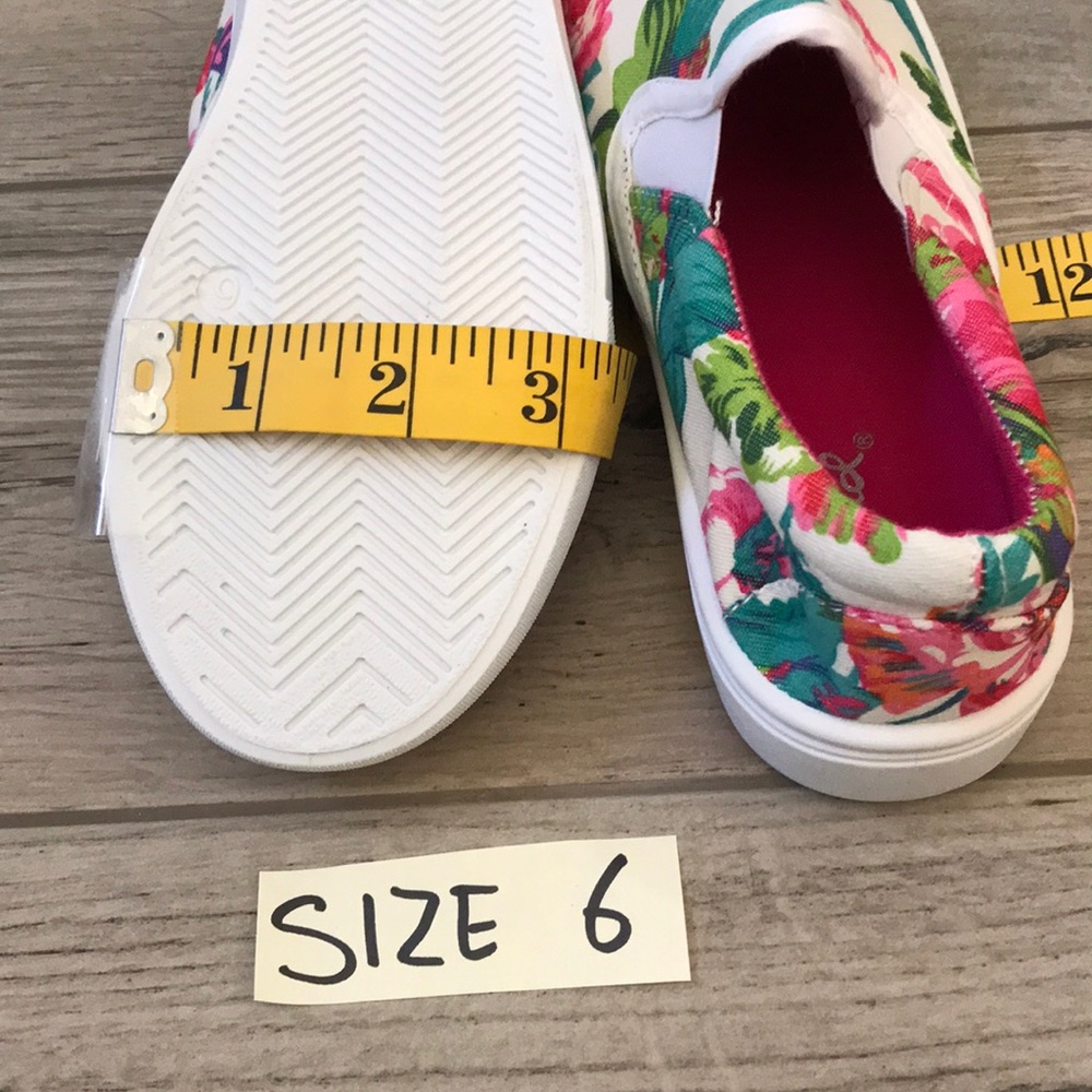 Qupid Brand Sneakers in Floral White - Picture 8 of 8